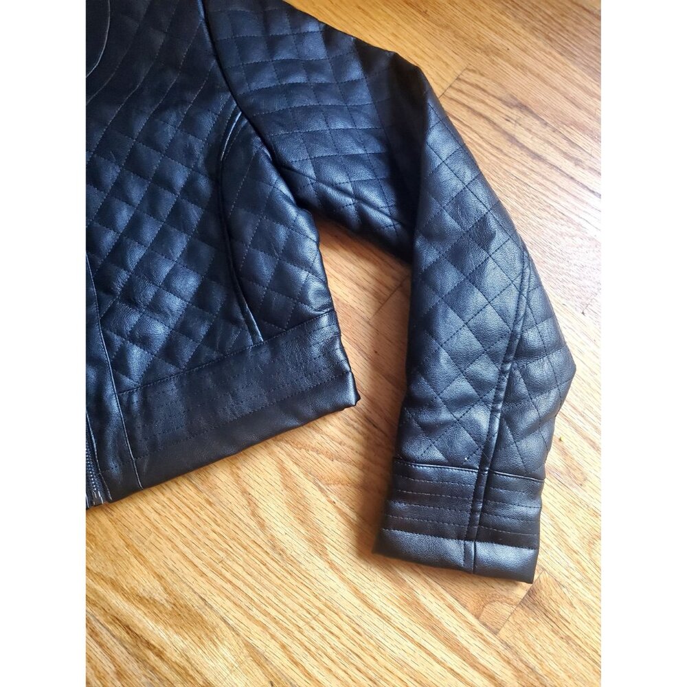 Black Quilted Faux Vegan Leather Cropped Jacket Zipper Closure By Venus Size 6 - Picture 3 of 9